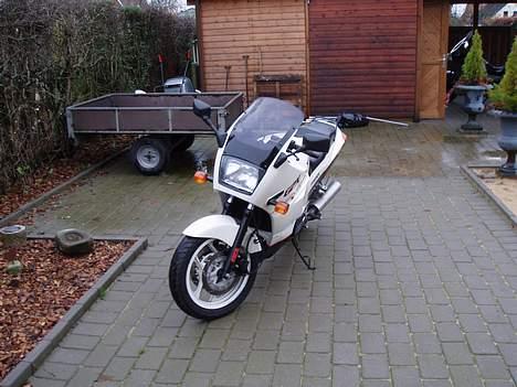 Kawasaki Gpx 600 Solgt!! billede 2