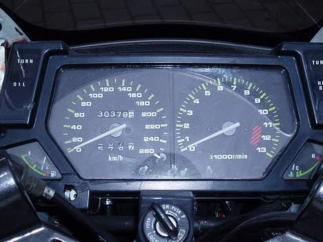 Kawasaki Gpx 600 Solgt!! billede 9