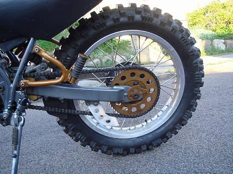 Yamaha xt 350 SOLGT - den lidt sjove farve som mange detaljer har fået guldmet billede 3