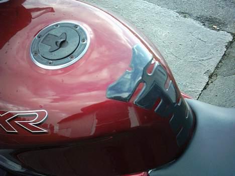 Kawasaki zxr 750 SOLGT...... - carbon eller hvad det hedder.. pynter da lidt... billede 6