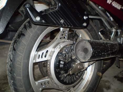 Honda VF400F  totalskadet billede 6