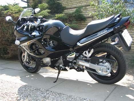 Suzuki GSX600FK6 - stadig frisk billede 2