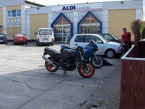 Suzuki Gs500 E (Frederikshavn) - Så skal der lige købes lidt drikkelse i Skagen. billede 8