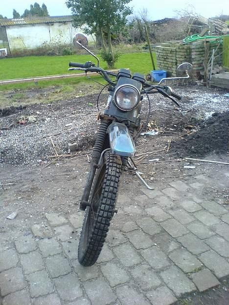 Suzuki offroader - regner med anden forlygte billede 4