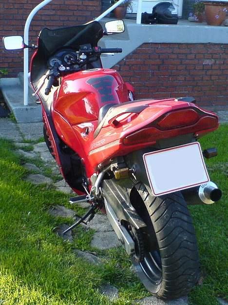 Suzuki RF600R billede 4