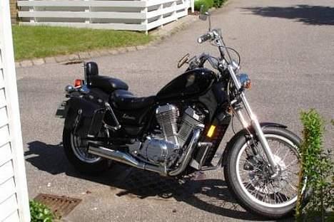 Suzuki VS 700 Intruder billede 1