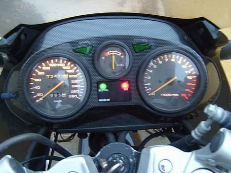 Suzuki GSX 750F (SOLGT) billede 3