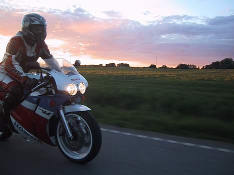 Honda VFR 400R NC30 -SOLGT- billede 14