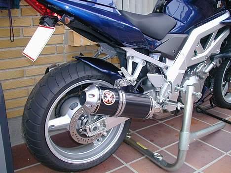 Suzuki SV 1000 S   K4 - Nye potter billede 10