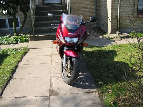 Suzuki RF 900 R       SOLGT - Forfra...... billede 4