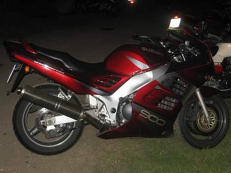 Suzuki RF 900 R       SOLGT - By-night.... billede 6