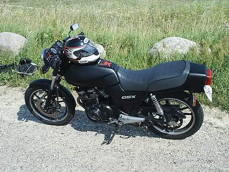 Suzuki GSX250 - Som den ser ud nu billede 1