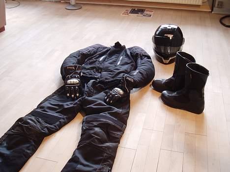 Honda CBR 600 F2 - Mit udstyr: Nolan N84 hjelm, gore-tex jakke bukser og støvler. Alt købt hos Hein Gericke billede 14