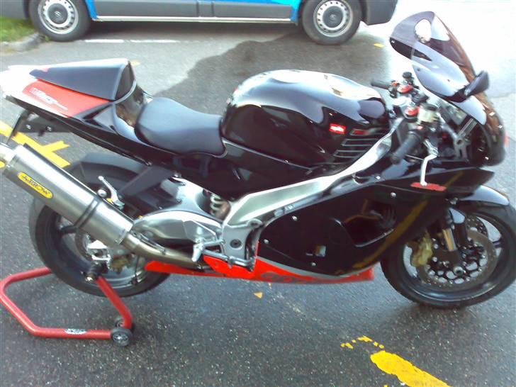 Aprilia RSV1000 Mille (Solgt) - Sådan så svinet ud da den kom hjem fra tyskland... billede 1