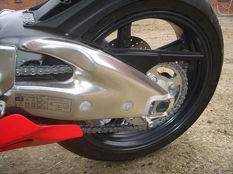 Aprilia RSV1000 Mille (Solgt) billede 9