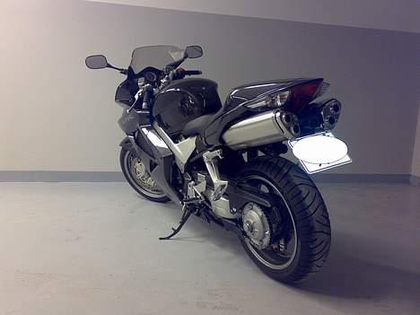 Honda VFR 800 A - "en go røv" billede 6