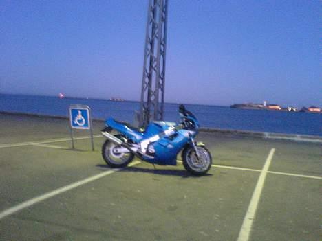 Yamaha fzr 750r billede 5