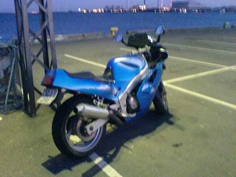 Yamaha fzr 750r billede 7