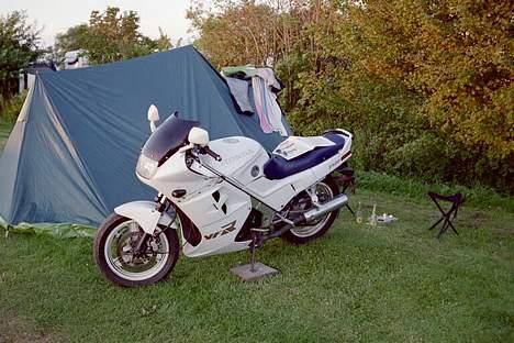 Suzuki V-Strom 1000 - Min Tidligere mc Honda VFR 750 billede 2