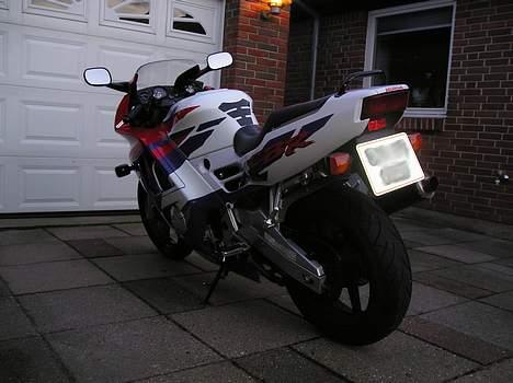Honda CBR 600 F3 *SOLGT* billede 2