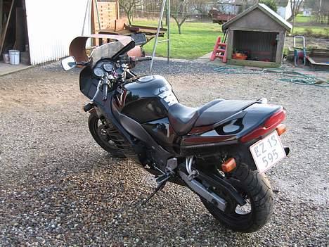 Suzuki RF 600 R billede 5