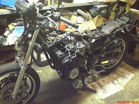 Yamaha xj 600 Solgt - Så nu må maleren godt blive færdig    6-2-07 billede 6