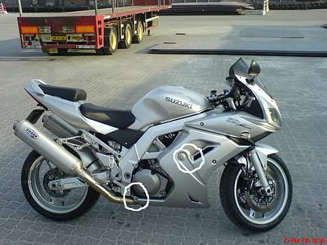 Suzuki SV1000s (SOLGT) - De hvide cirkler viser hvor der kan forekomme fejl på den efter monteret kåbe!!! billede 5