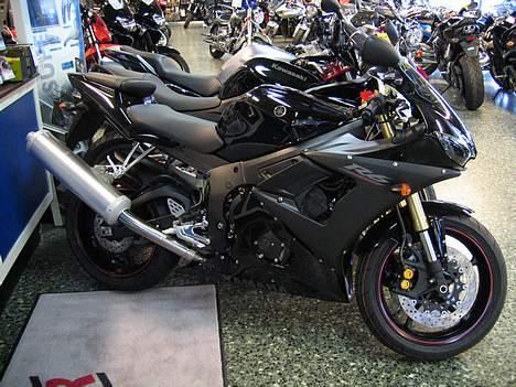 Yamaha FZR 600 *SOLGT* - Min nye cykel, 2005 model sprit ny med 0 km på klokken billede 7