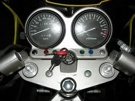 Suzuki Gs 500E (Solgt) - Ja den har jo ikke kørt så langt. billede 3