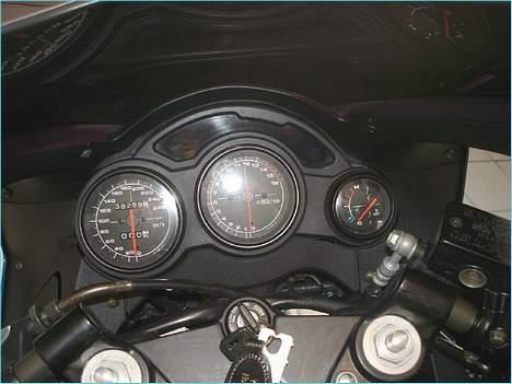 Suzuki RF600R *SOLGT* - Speedometer, omdrejningstæller, temp-måler. Den har benzinlampe. billede 11