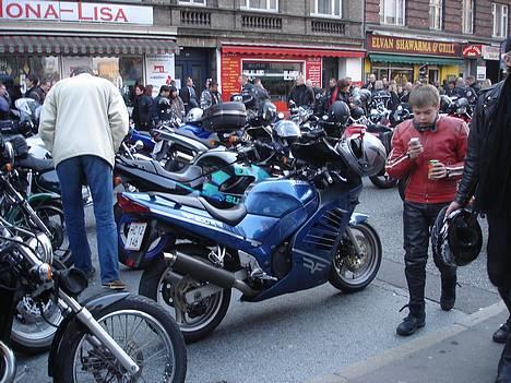 Suzuki RF600R *SOLGT* - Og igen. billede 18