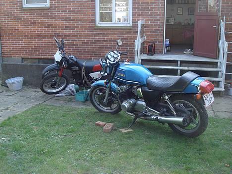 Honda XL 250R *Solgt* - Min og faderens cykel i haven billede 15