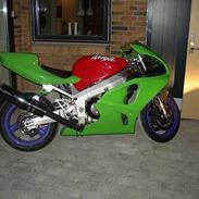 Kawasaki zx7r (solgt)