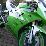 Kawasaki ZXR 400