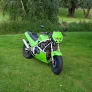 Kawasaki GPZ 600 R *SOLGT*