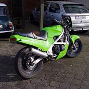 Kawasaki GPZ 600 R *SOLGT*