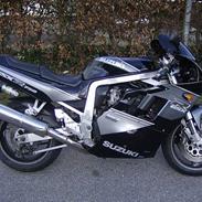 Suzuki GSXR 750 --SOLGT--