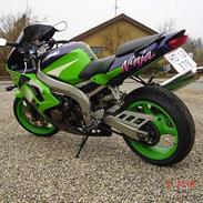 Kawasaki zx6r