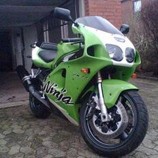 Kawasaki zx7r