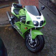 Kawasaki zx7r
