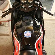 Kawasaki GPz 900R