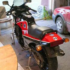 Kawasaki GPz 900R