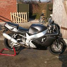 Yamaha YZF 750 R (solgt)