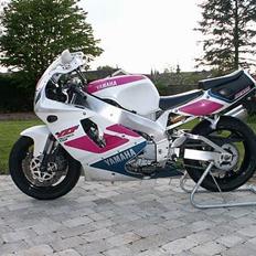 Yamaha YZF 750 R (solgt)