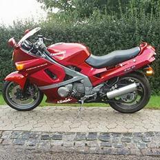 Kawasaki zzr 600 (zx-6)