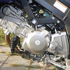 Suzuki dl 650 v-strom (SOLGT)