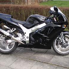 Kawasaki ZX9R  ( SOLGT )