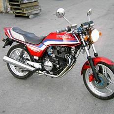 Honda CB400 N (Solgt)