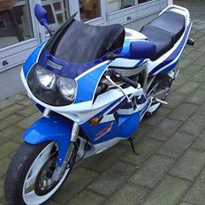 Suzuki GSX 750 R *SOLGT*