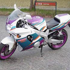 Yamaha FZR 600 R (100 hk)